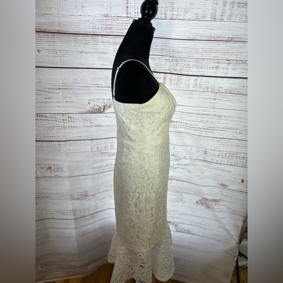 Guess White Sheath Dress Sweetheart Neckline Spaghetti Strap - Picture 6 of 8